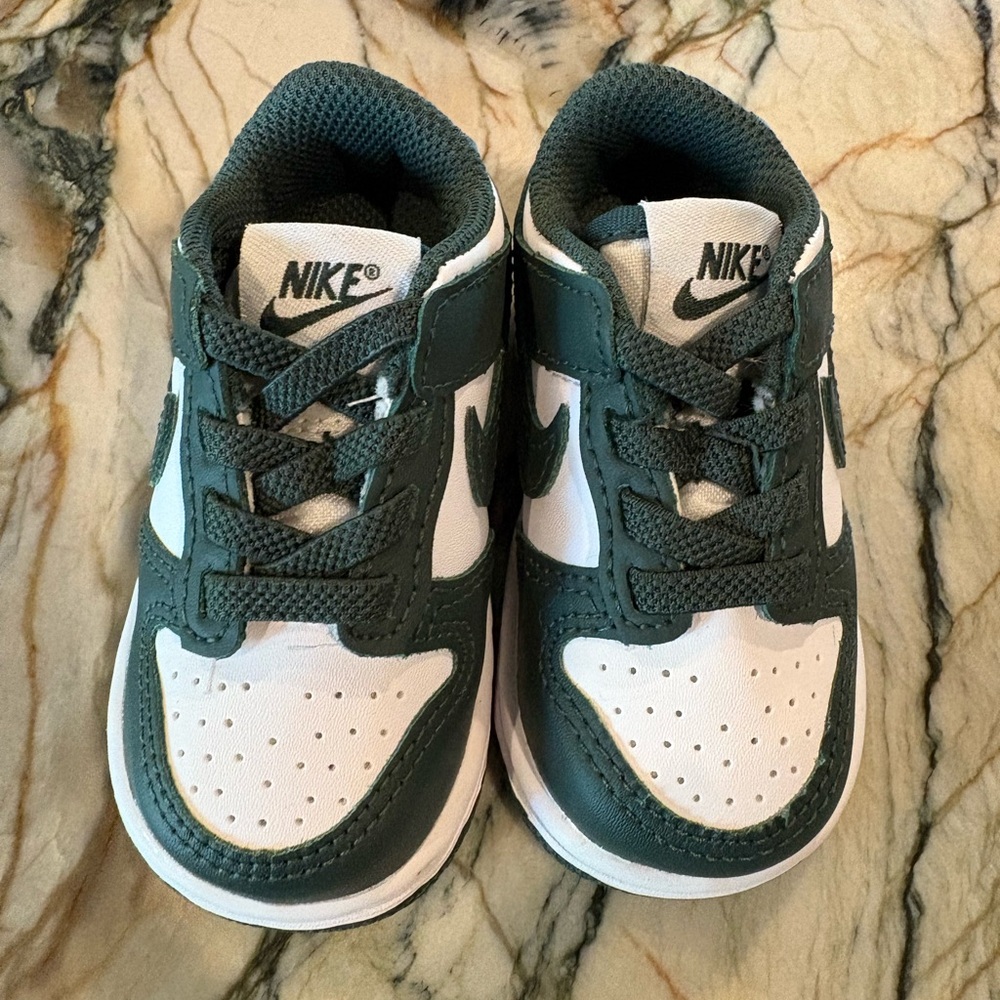 Nike Dunk Low (TDC) - Vintage Green/White Size 4c - New in Box